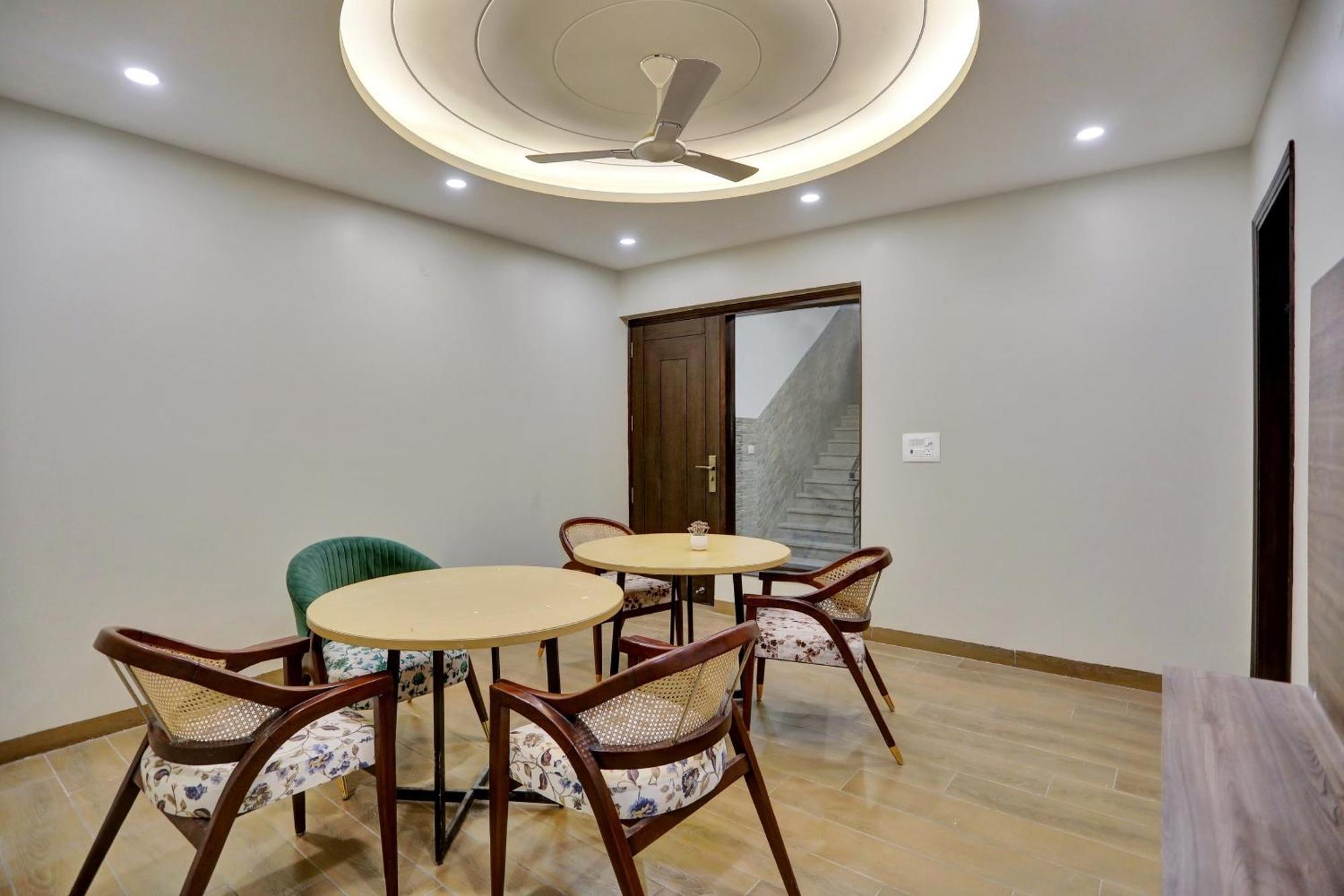 فندق Townhouse Xanthe نويدا المظهر الخارجي الصورة